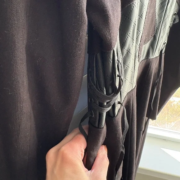 Hot Topic Alice Through The Looking Glass trench coat, no flaws, worn once - Picture 5 of 10